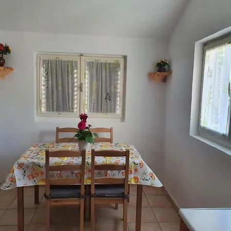 아파트 Nikica Mit Blick Auf By Interhome